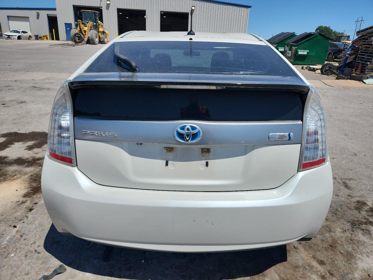 2015 Toyota Prius Plug-In - Image 6