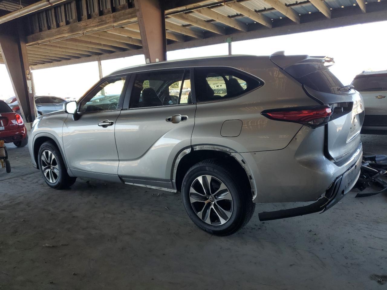 2023 Toyota Highlander Hybrid Xle - Image 2
