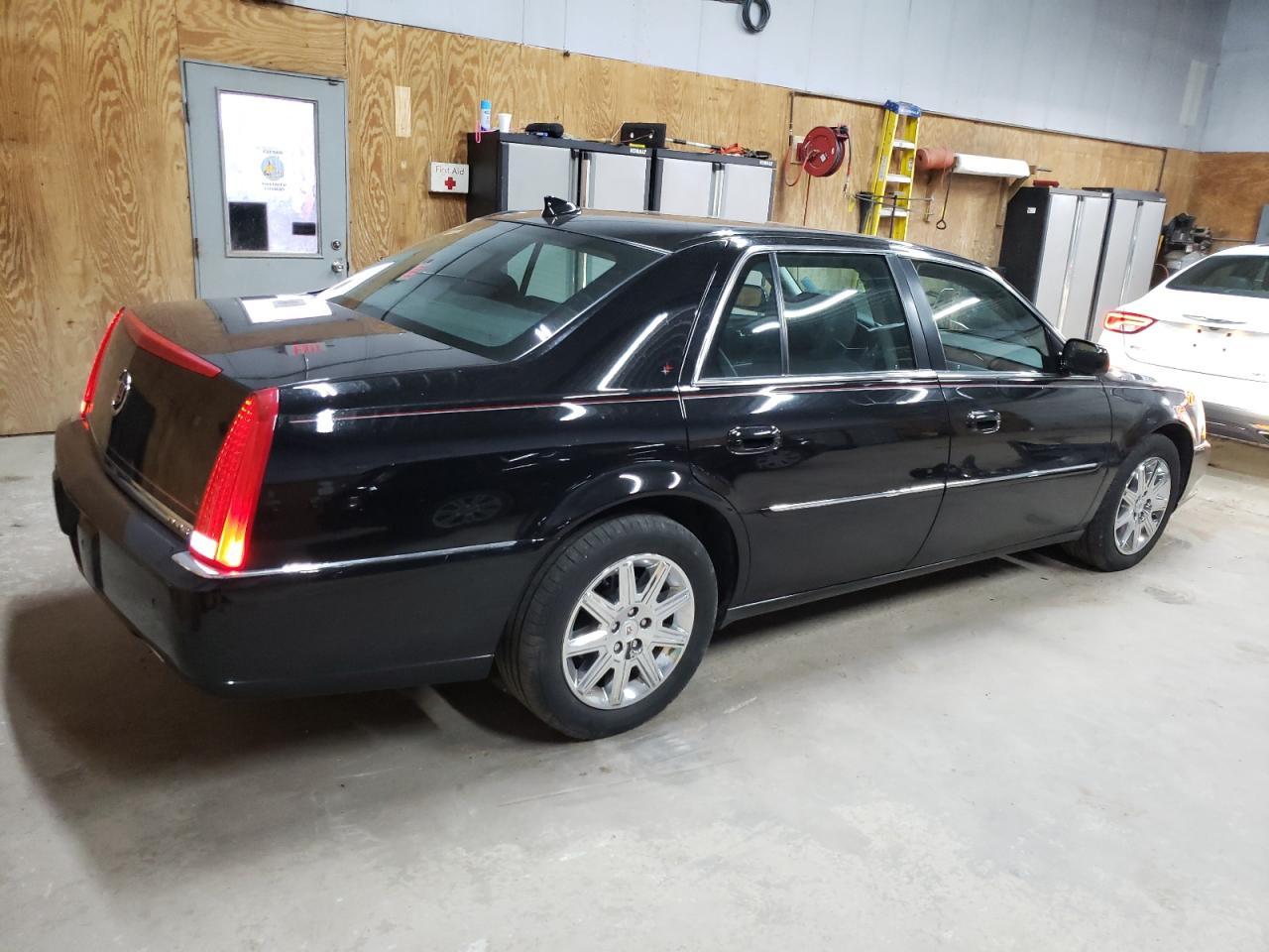 2011 Cadillac Dts Premium Collection - Фото 3