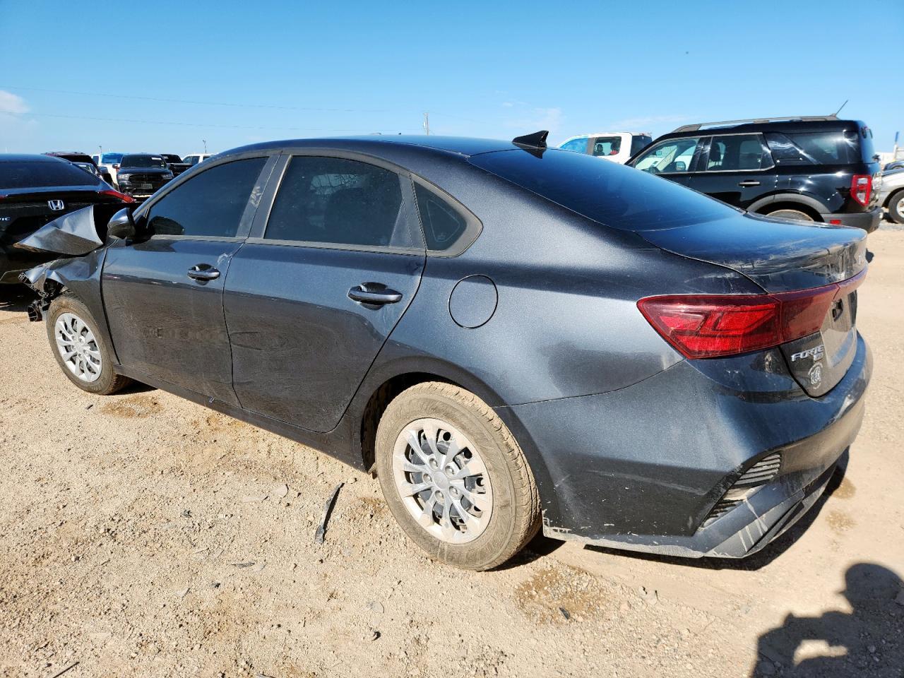 2023 Kia Forte Lx - Image 2