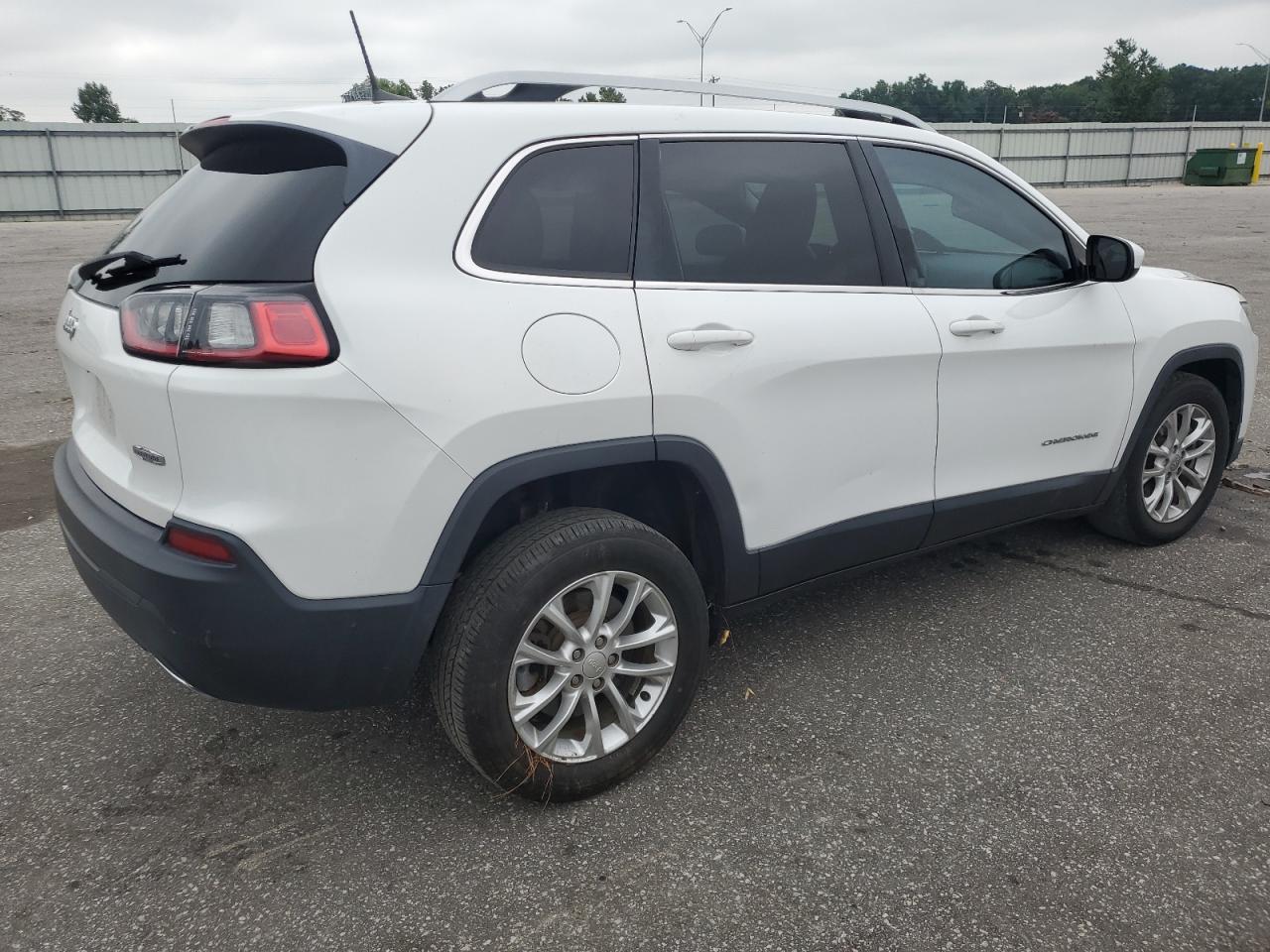 2019 Jeep Cherokee Latitude - Image 3