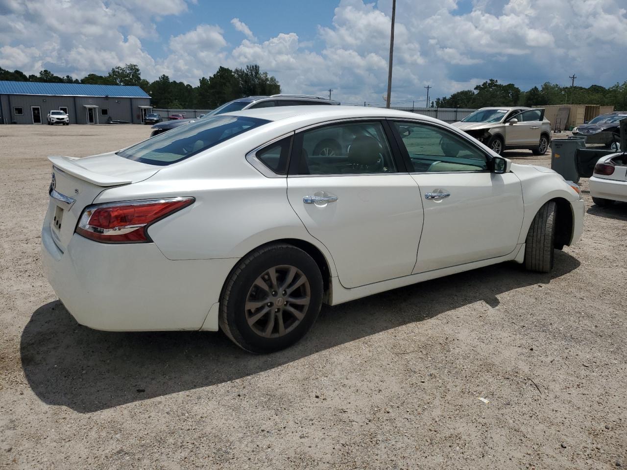 2015 Nissan Altima 2.5 - Фото 3