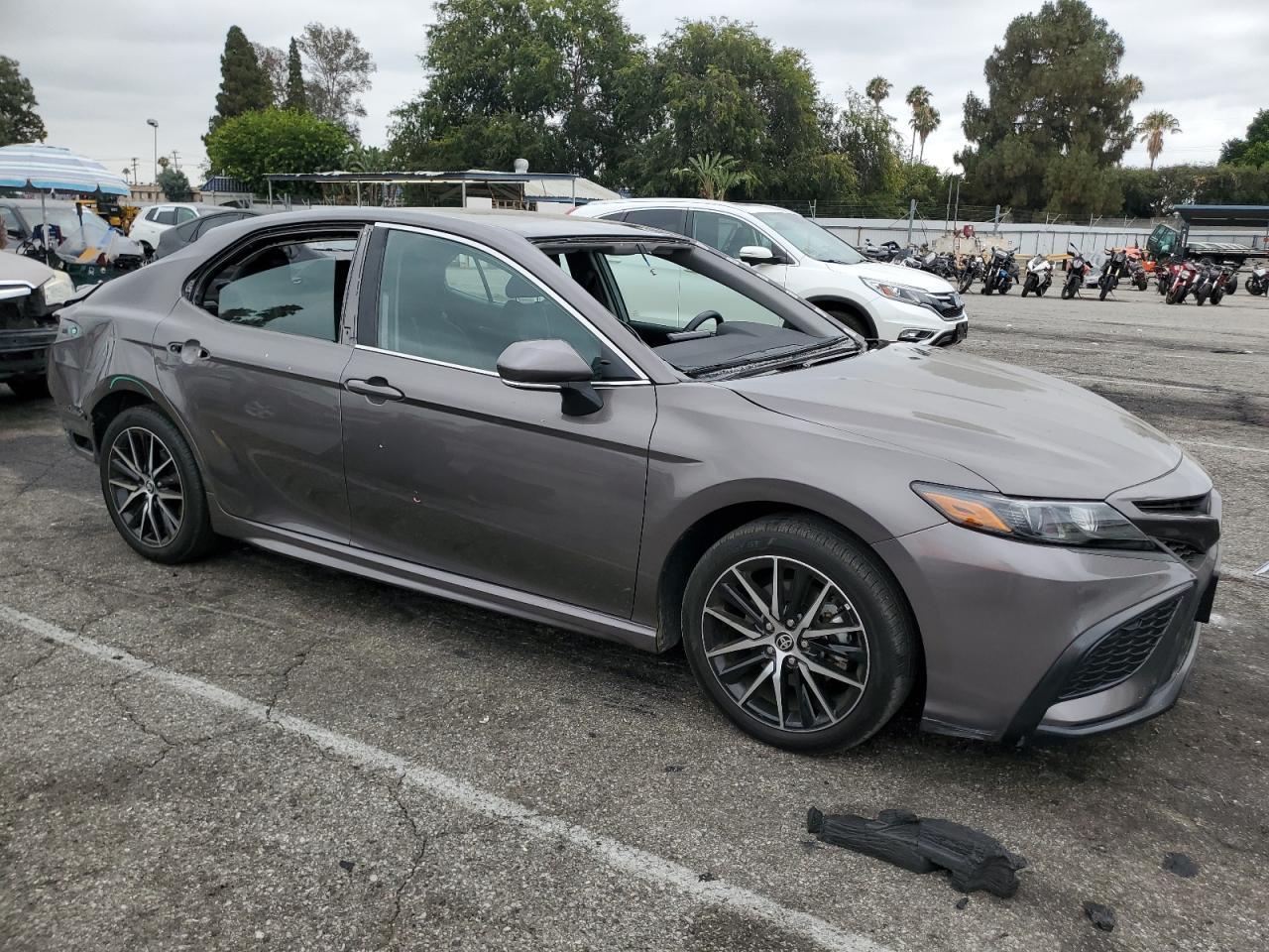 2024 Toyota Camry Se - Image 4