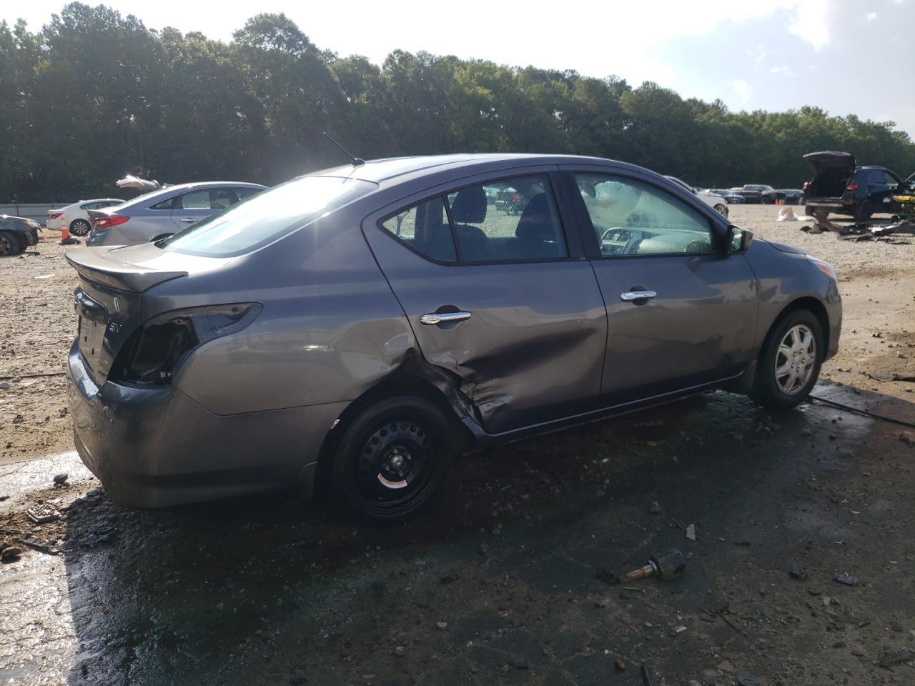 2016 Nissan Versa S - Фото 3