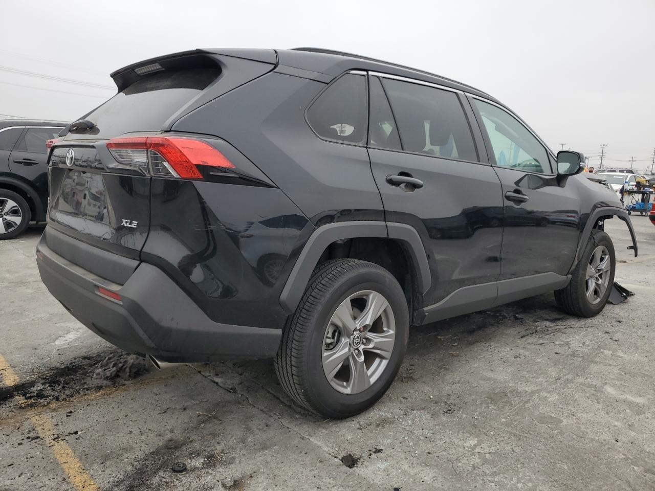 2022 Toyota Rav4 Xle - Image 3