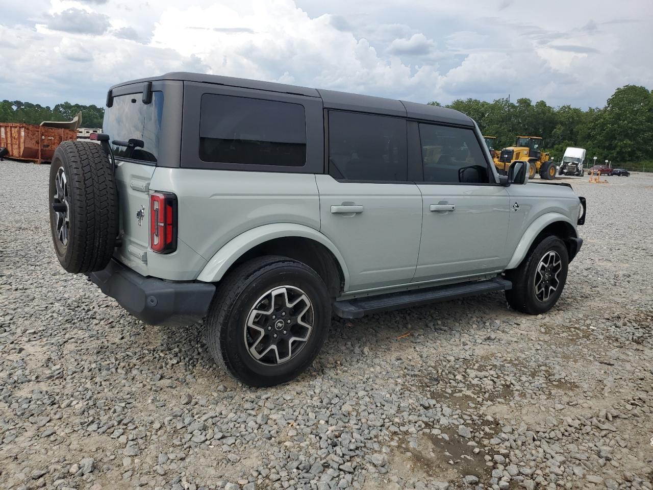 2023 Ford Bronco Base - Image 3