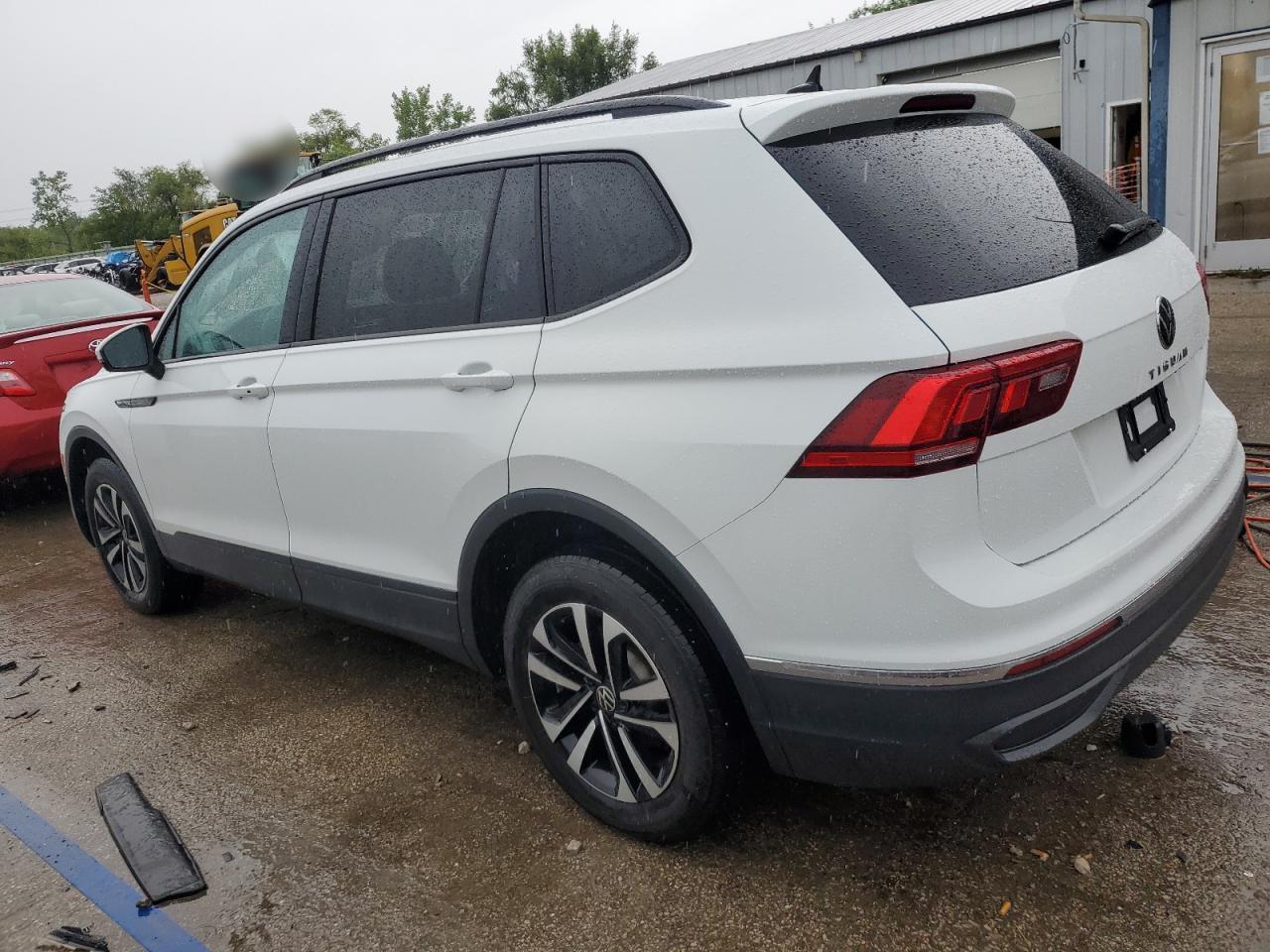 2022 Volkswagen Tiguan S - Фото 2