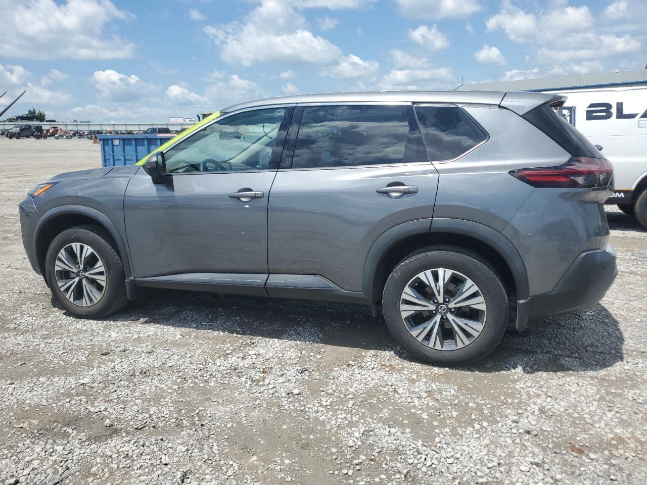 2021 Nissan Rogue Sv - Image 2