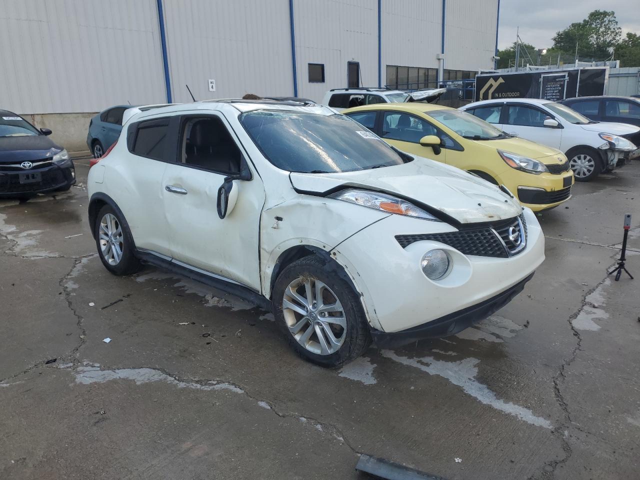 2011 Nissan Juke S - Фото 4