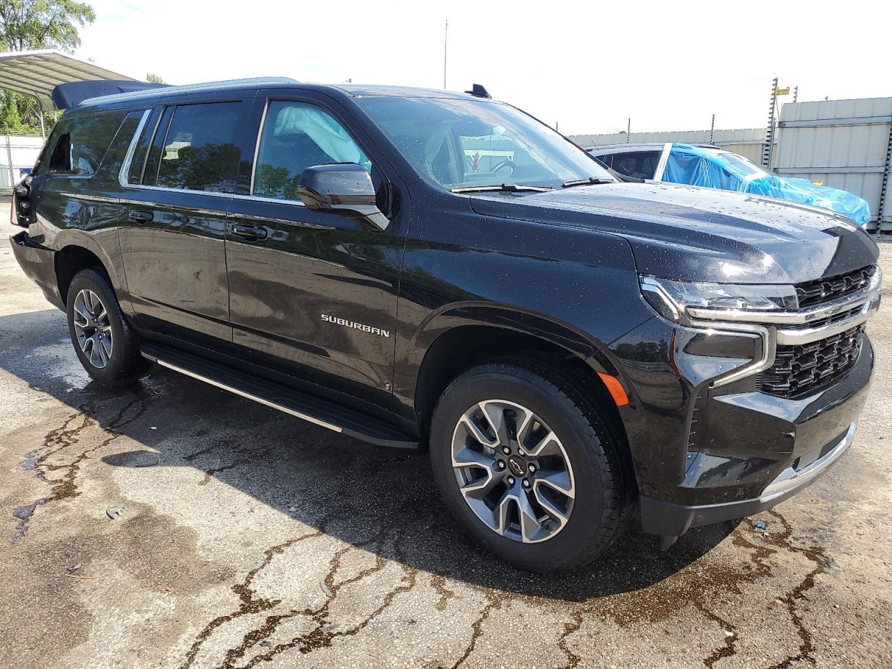 2023 Chevrolet Suburban C1500 Ls - Фото 4