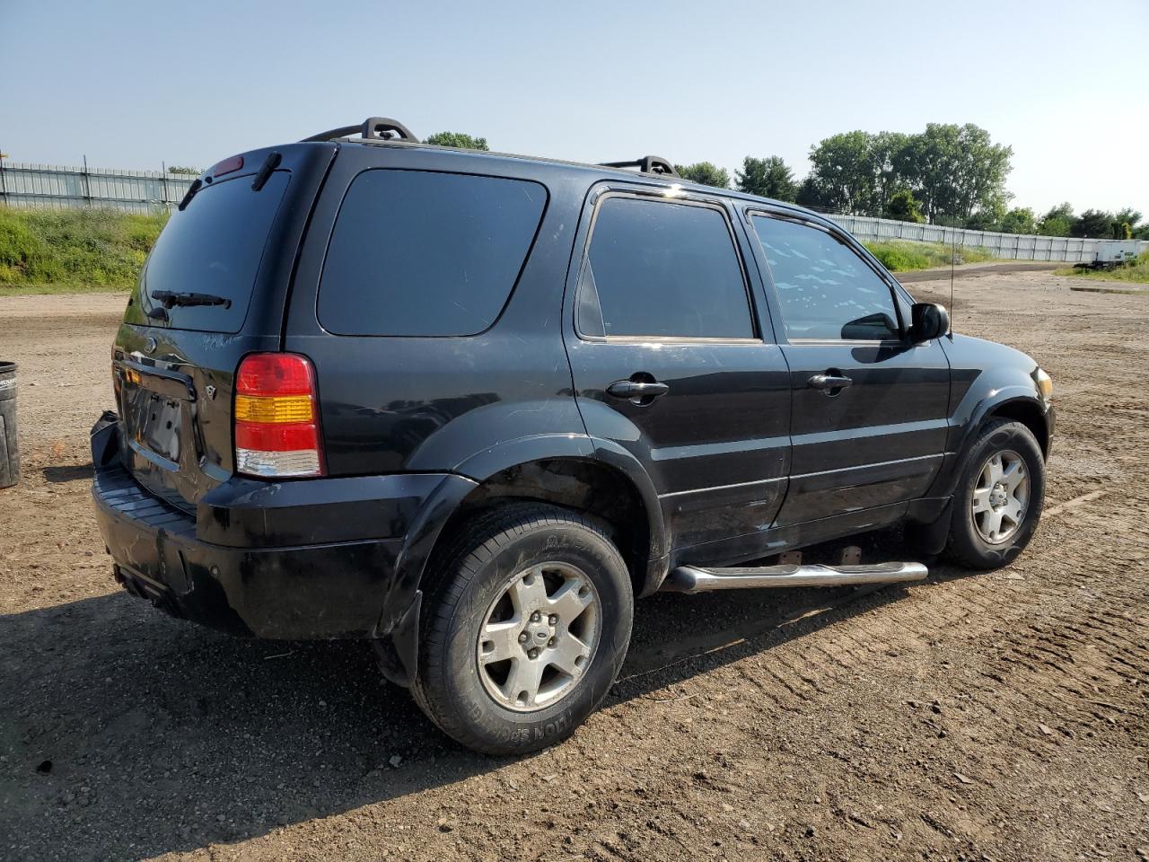 2006 Ford Escape Limited - Image 3