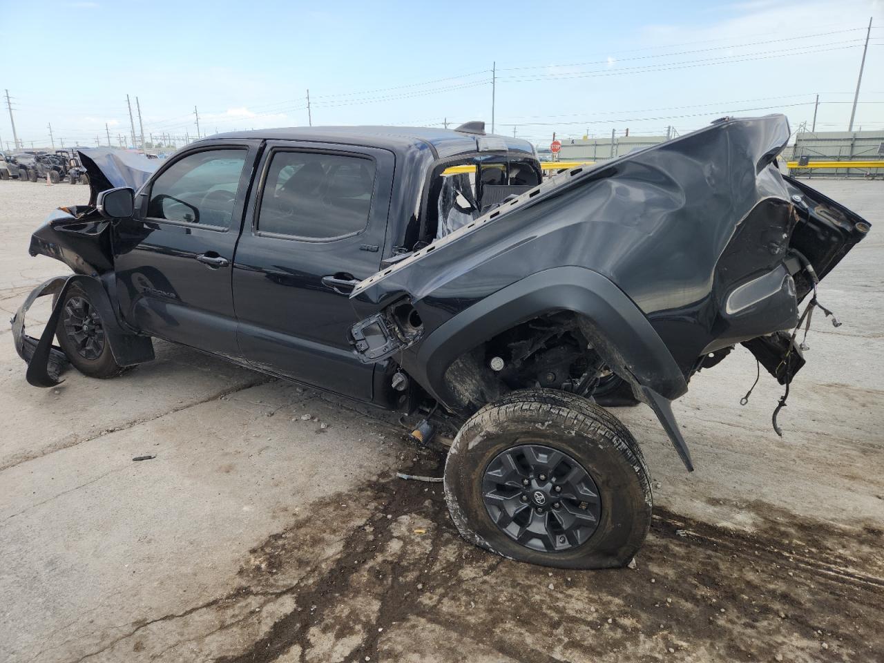 2021 Toyota Tacoma Double Cab - Фото 2