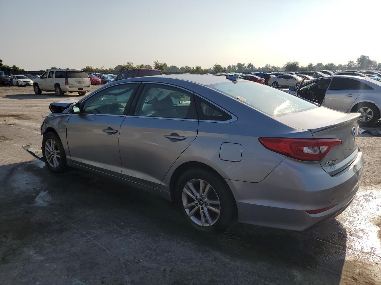 2017 Hyundai Sonata Se - Фото 2
