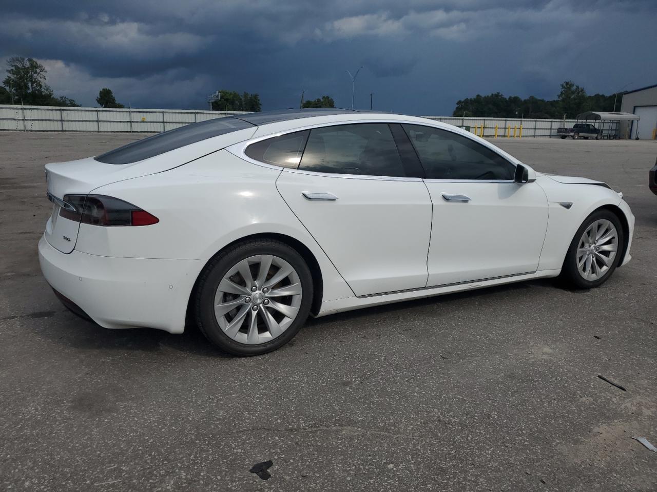 2016 Tesla Model S - Image 3