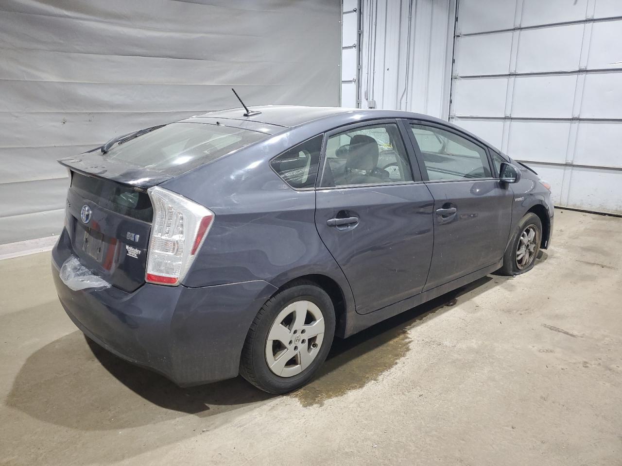 2011 Toyota Prius Two - Image 3