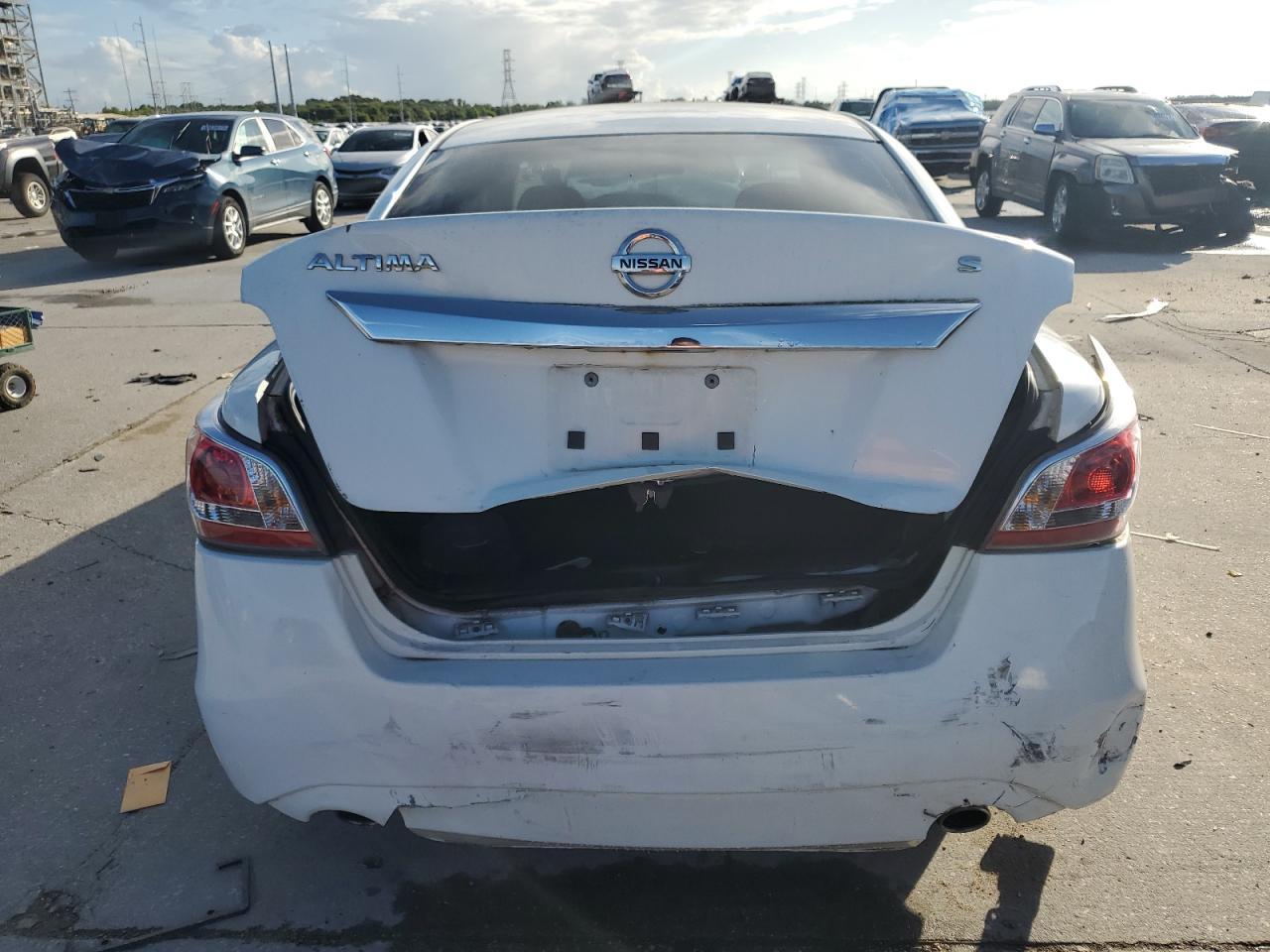 2015 Nissan Altima - Фото 6