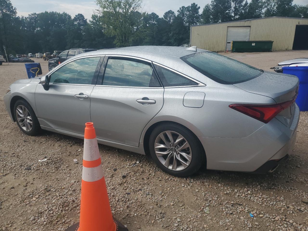2019 Toyota Avalon Xle - Фото 2