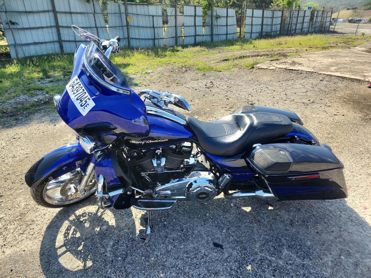 2017 Harley-Davidson Flhxse Cvo Street Glide - Фото 3