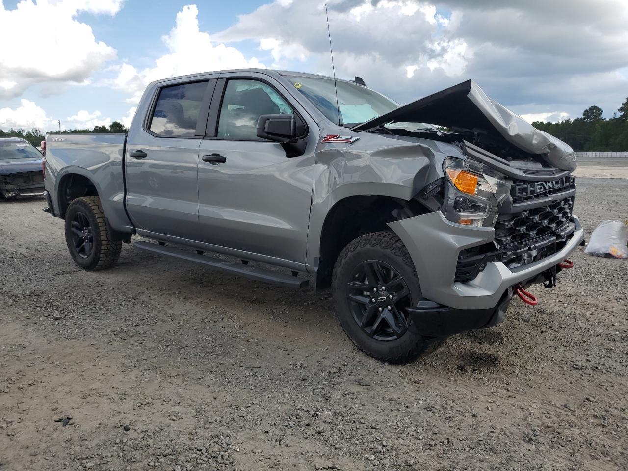 2023 Chevrolet Silverado K1500 Trail Boss Custom - Image 4