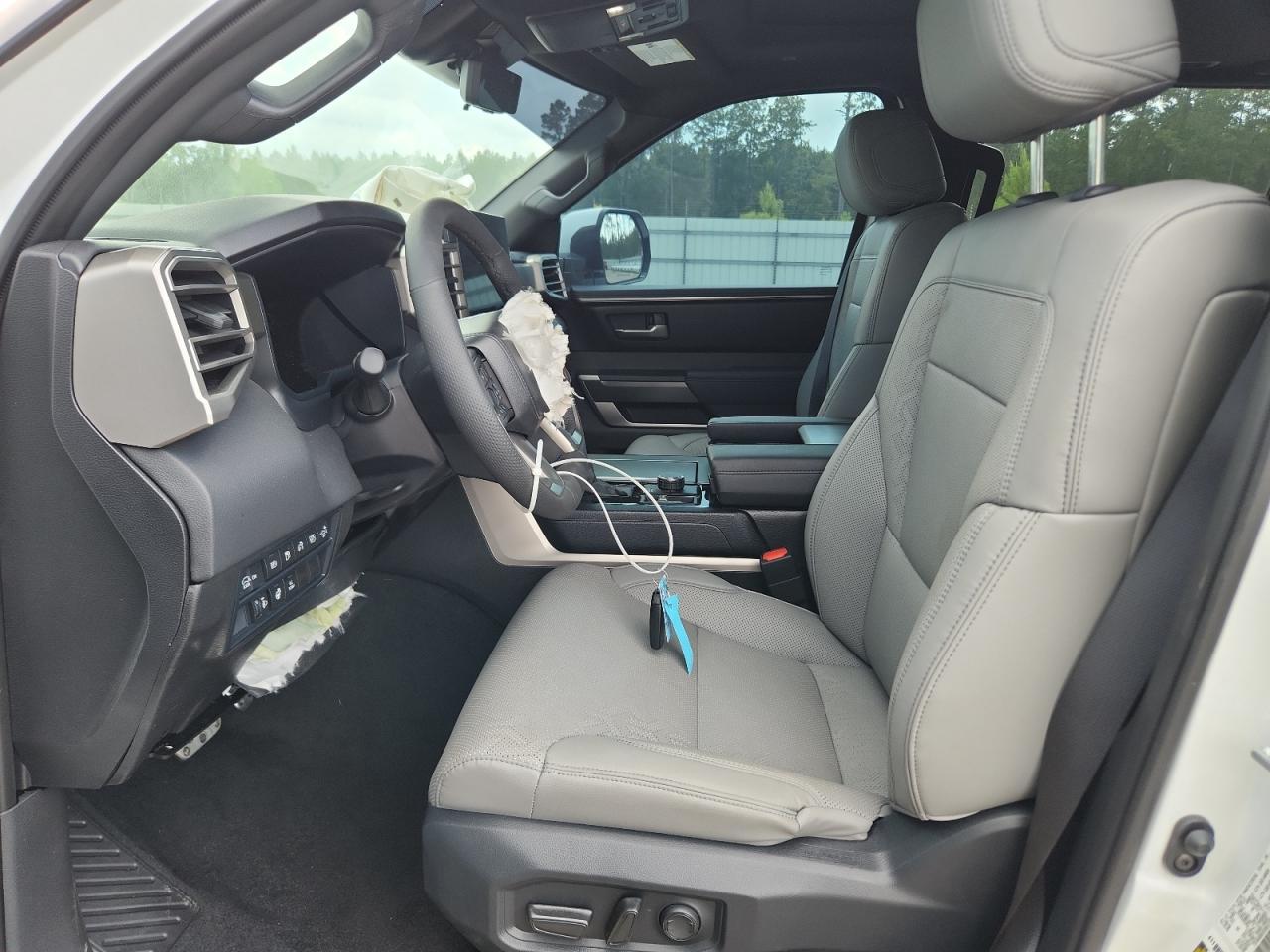 2025 Toyota Sequoia Sr5 - Фото 7