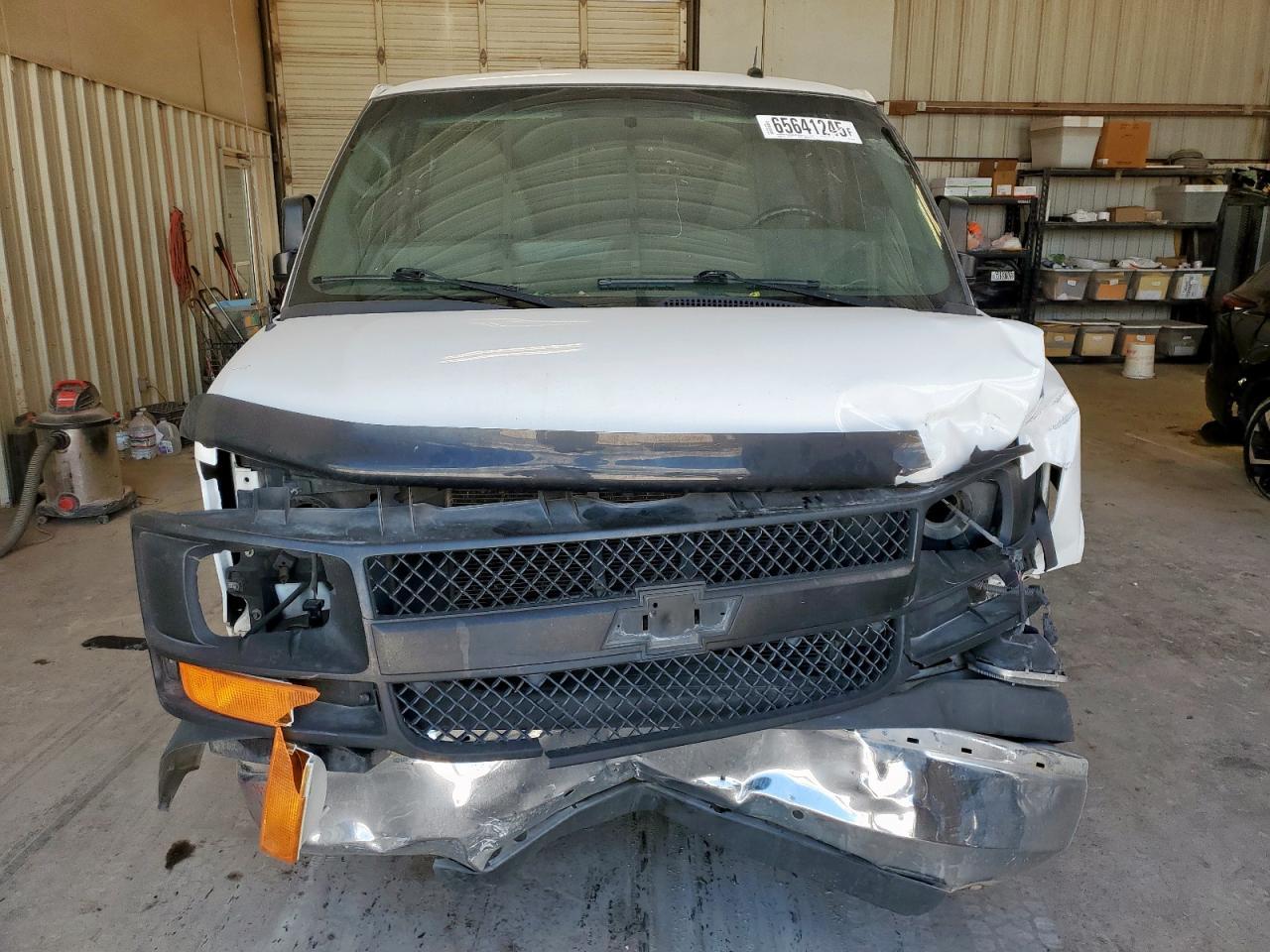2015 Chevrolet Express G3500 - Image 5