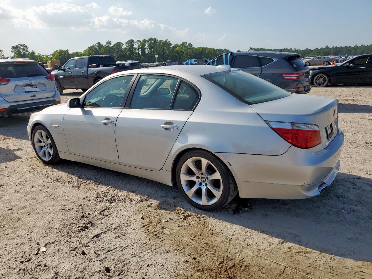 2007 BMW 550 I - Image 2