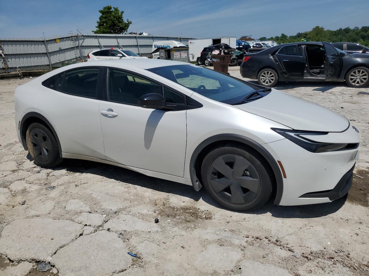 2024 Toyota Prius Le - Image 4