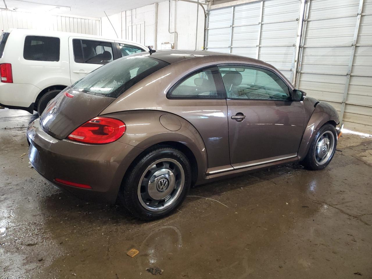 2012 Volkswagen Beetle - Image 3