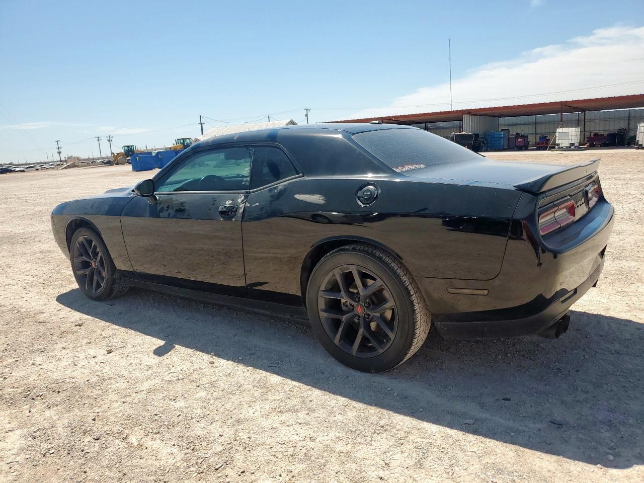 2021 Dodge Challenger Sxt - Фото 2