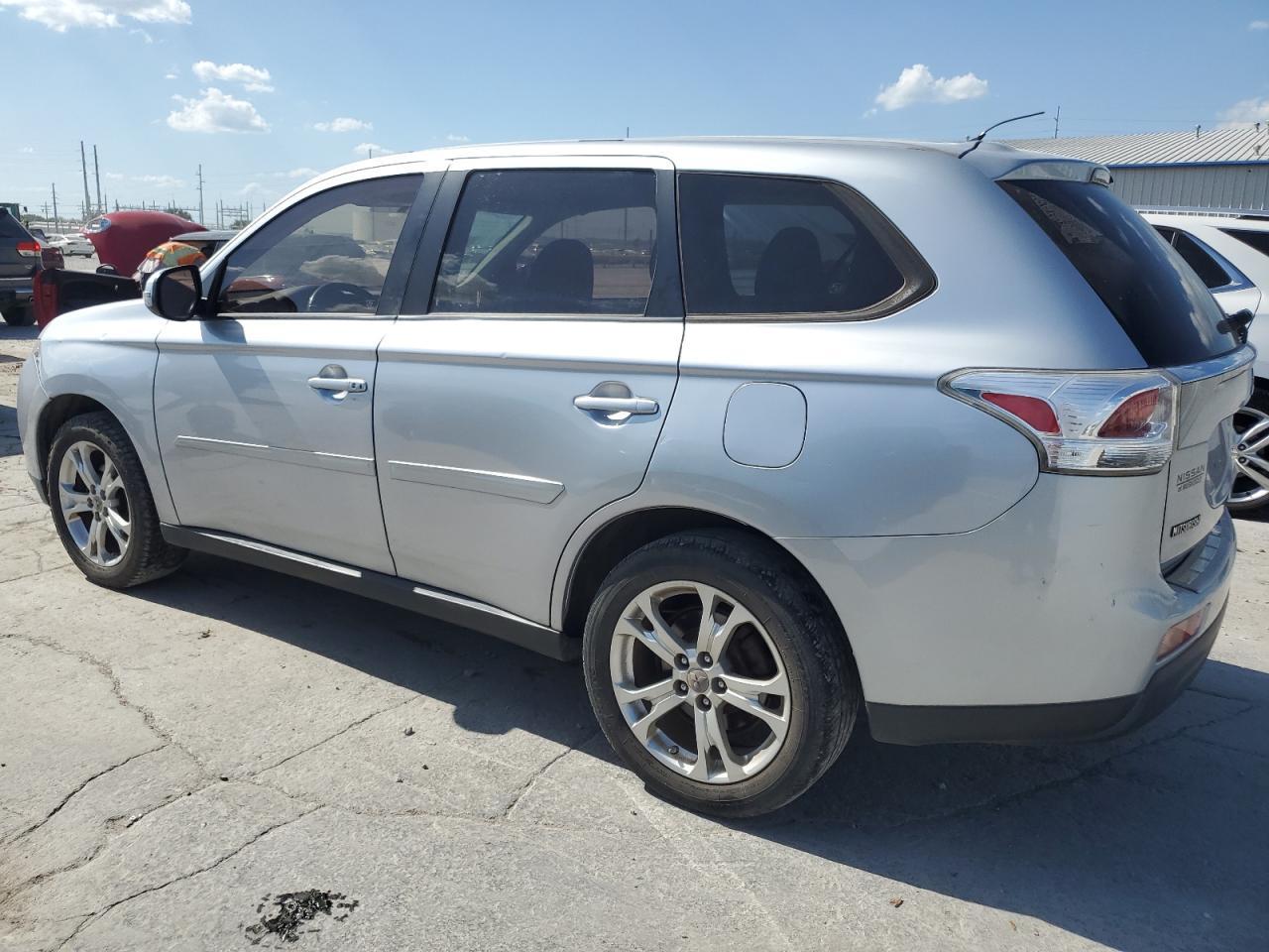 2014 Mitsubishi Outlander Se - Фото 2