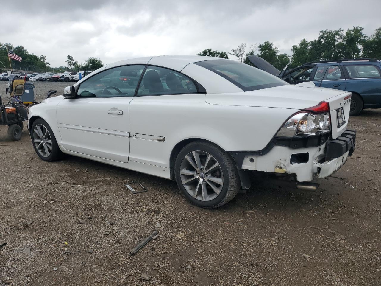 2010 Volvo C70 T5 - Image 2