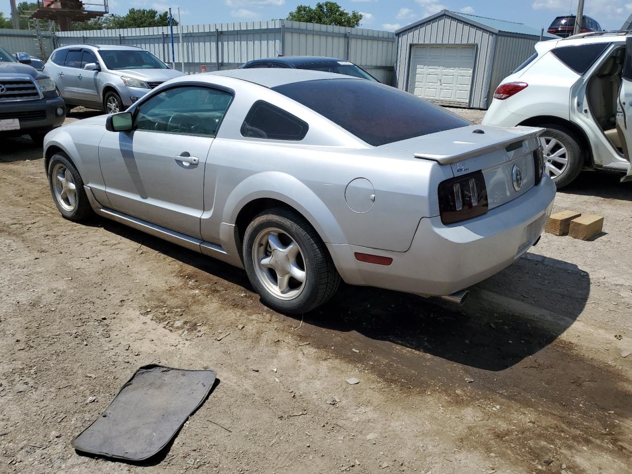 2007 Ford Mustang - Фото 2