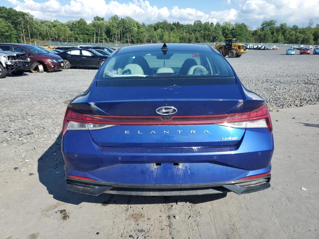 2021 Hyundai Elantra Limited - Image 6