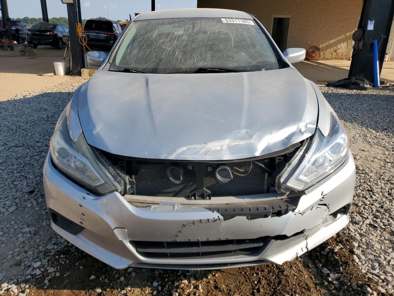 2016 Nissan Altima 2.5 - Image 5