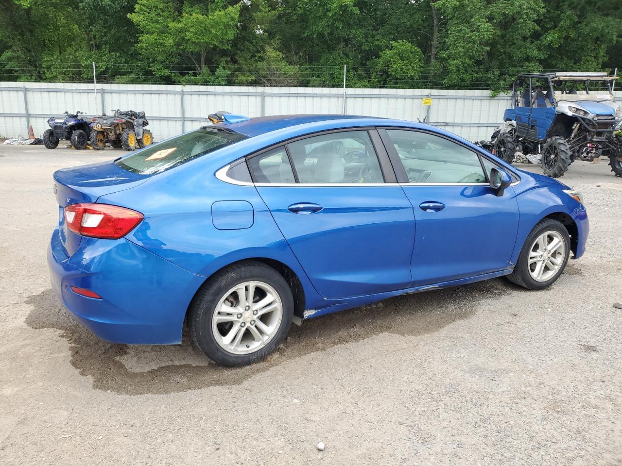2018 Chevrolet Cruze Lt - Image 3