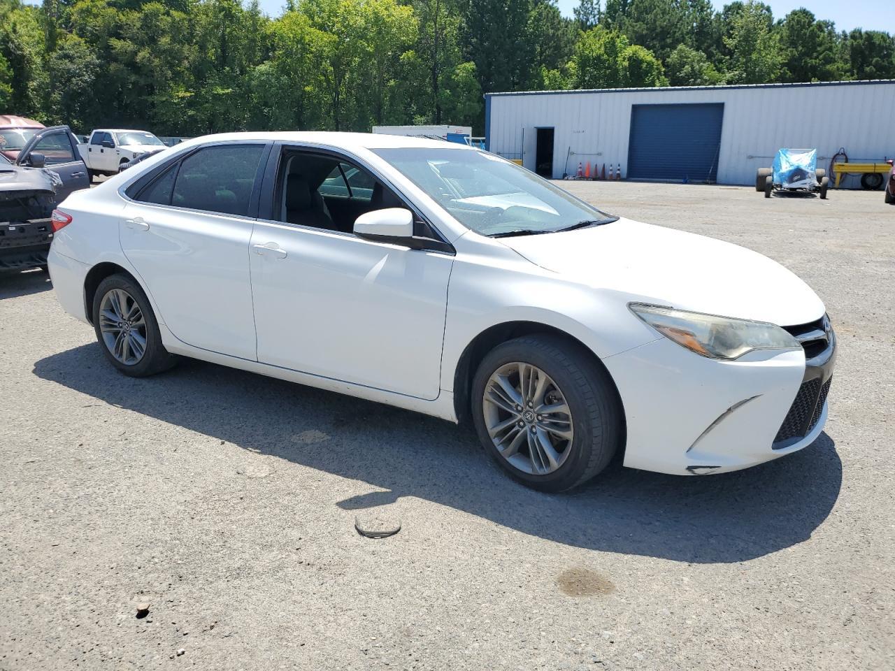 2017 Toyota Camry Le - Фото 4
