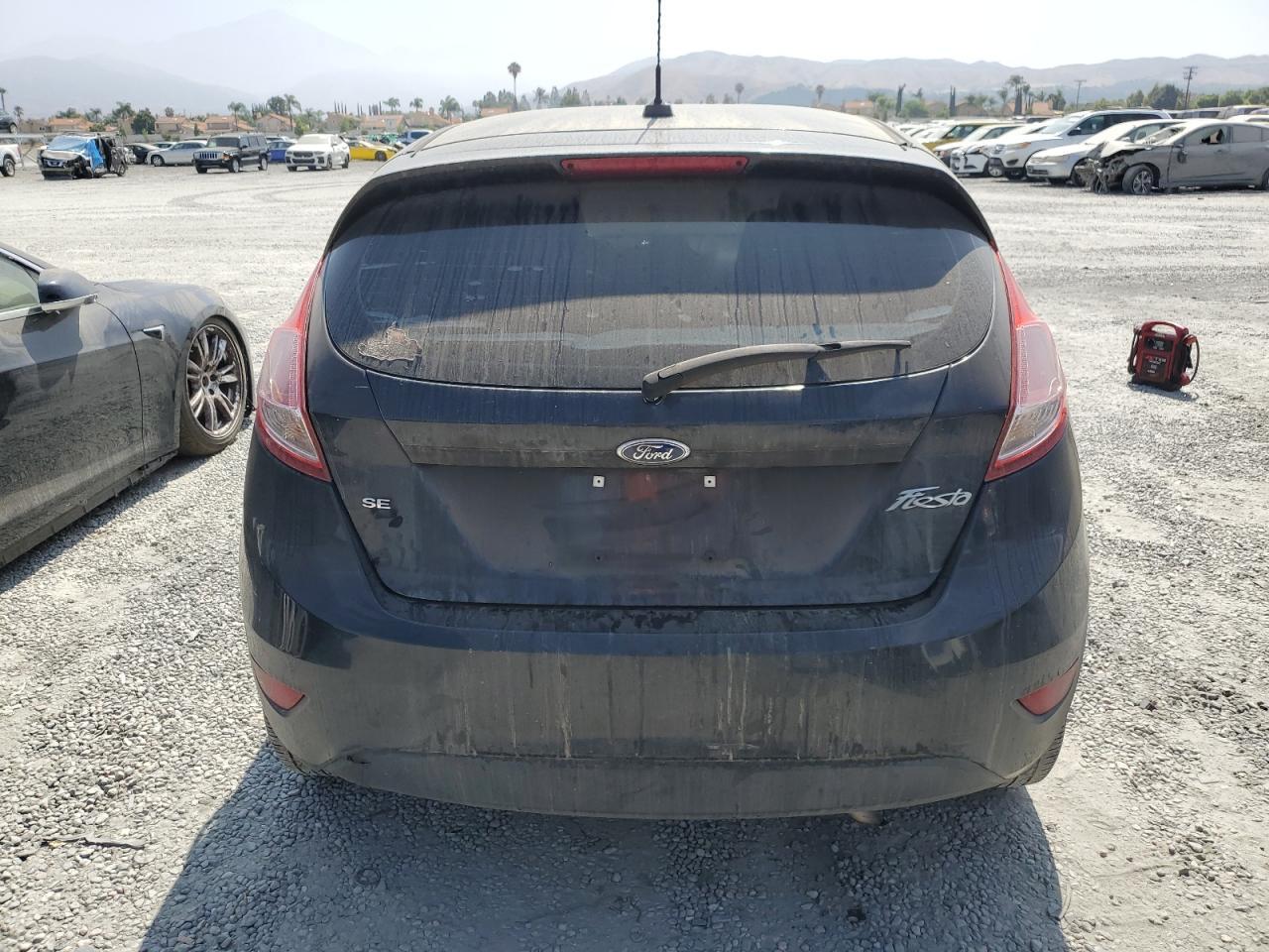 2015 Ford Fiesta Se - Image 6