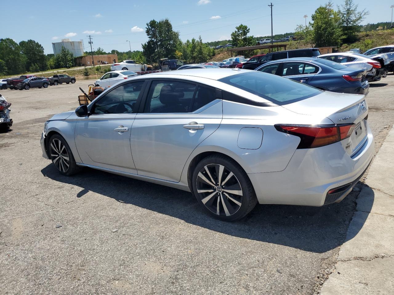 2022 Nissan Altima Sr - Фото 2