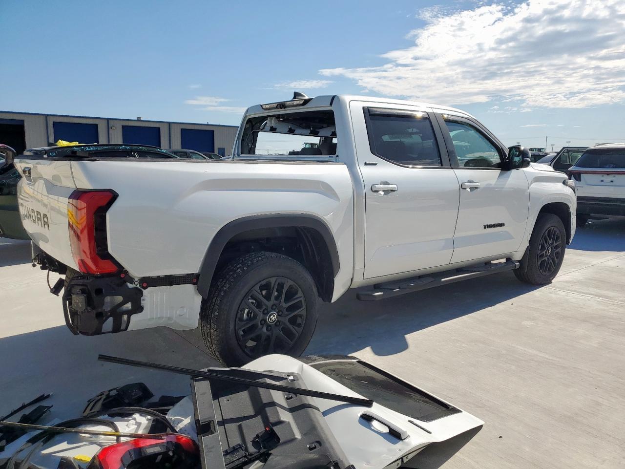 2025 Toyota Tundra Crewmax Limited - Фото 3