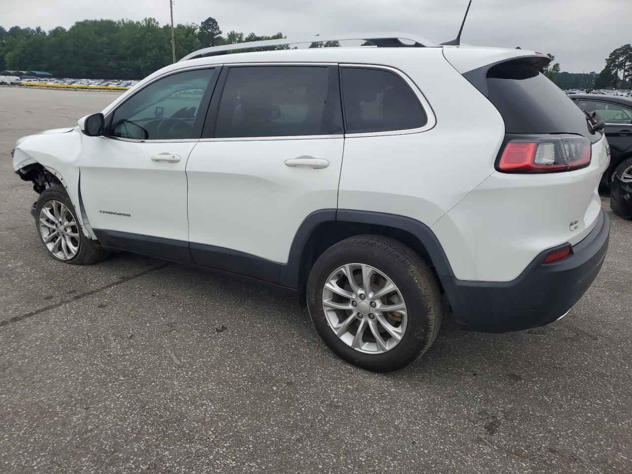 2019 Jeep Cherokee Latitude - Image 2