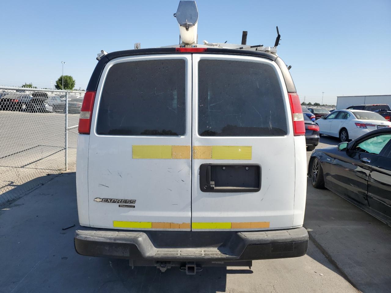 2013 Chevrolet Express G2500 - Image 6