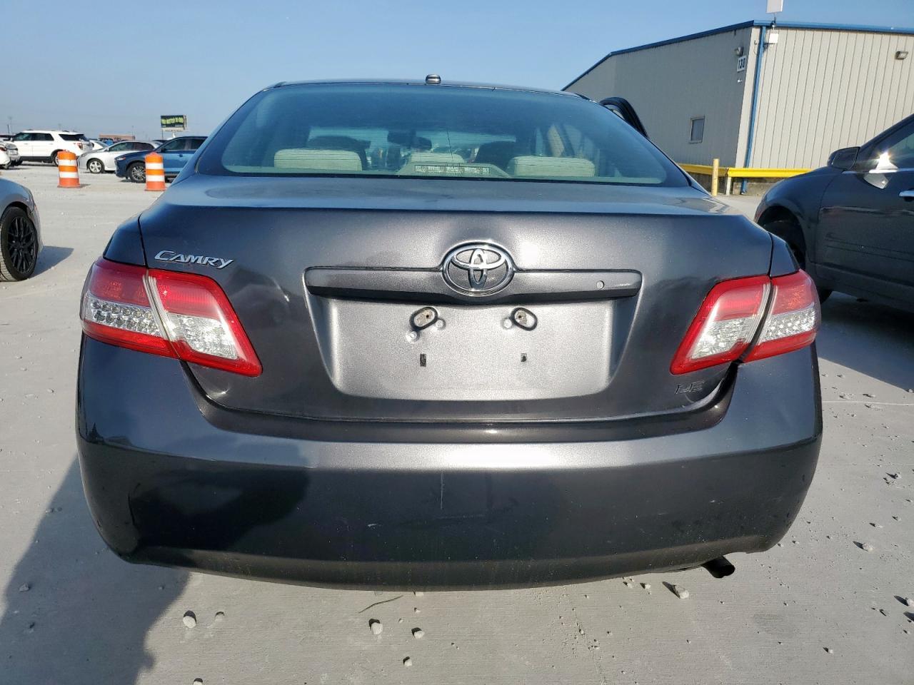 2010 Toyota Camry Base - Фото 6