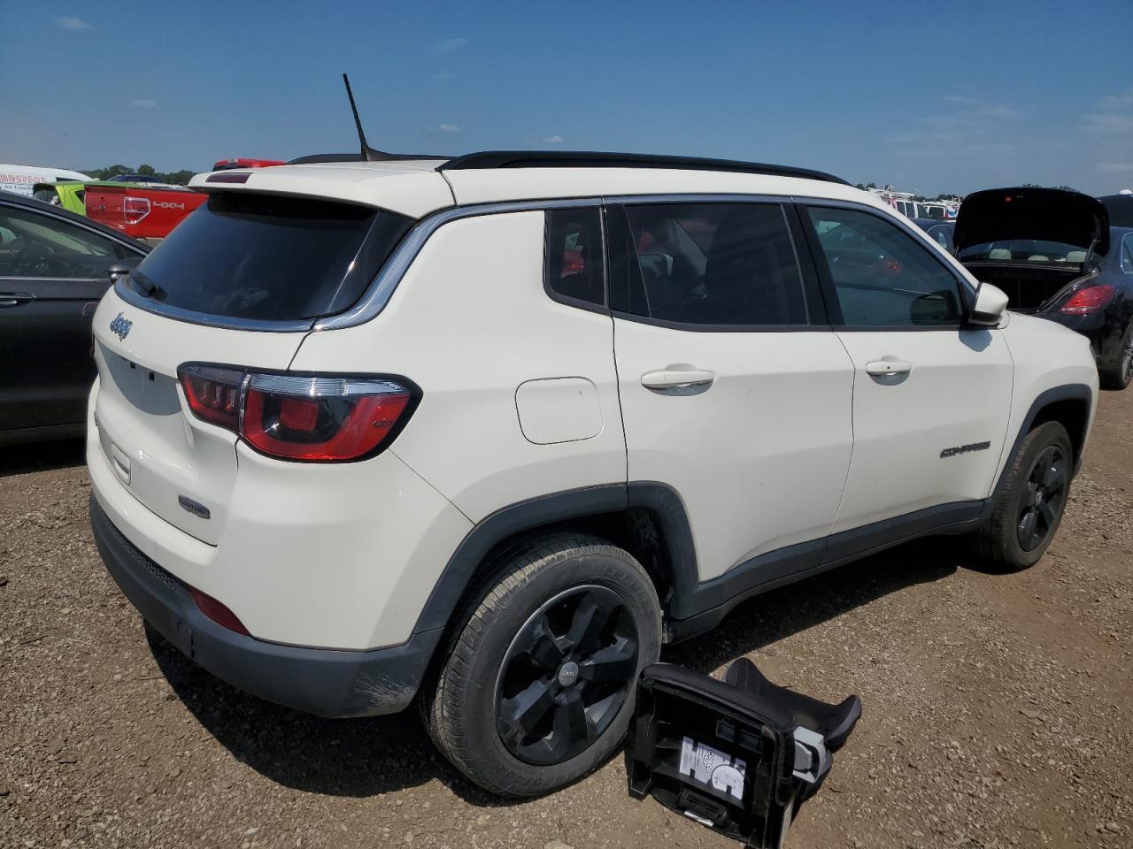 2019 Jeep Compass Latitude - Image 3