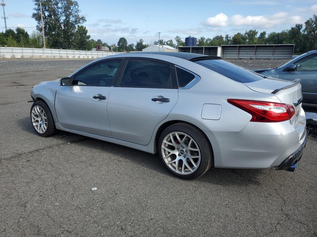 2016 Nissan Altima 2.5 - Фото 2