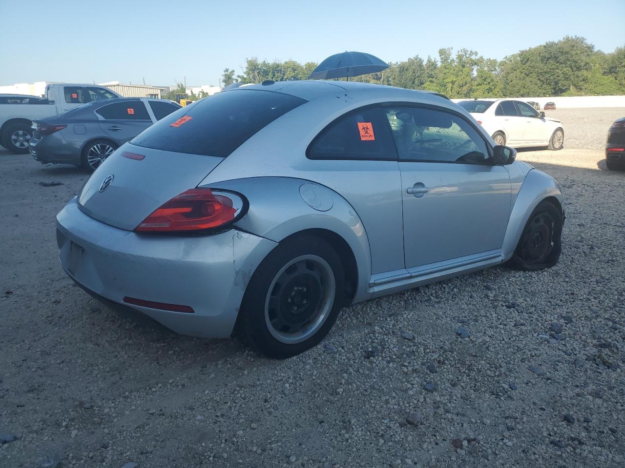 2012 Volkswagen Beetle - Фото 3