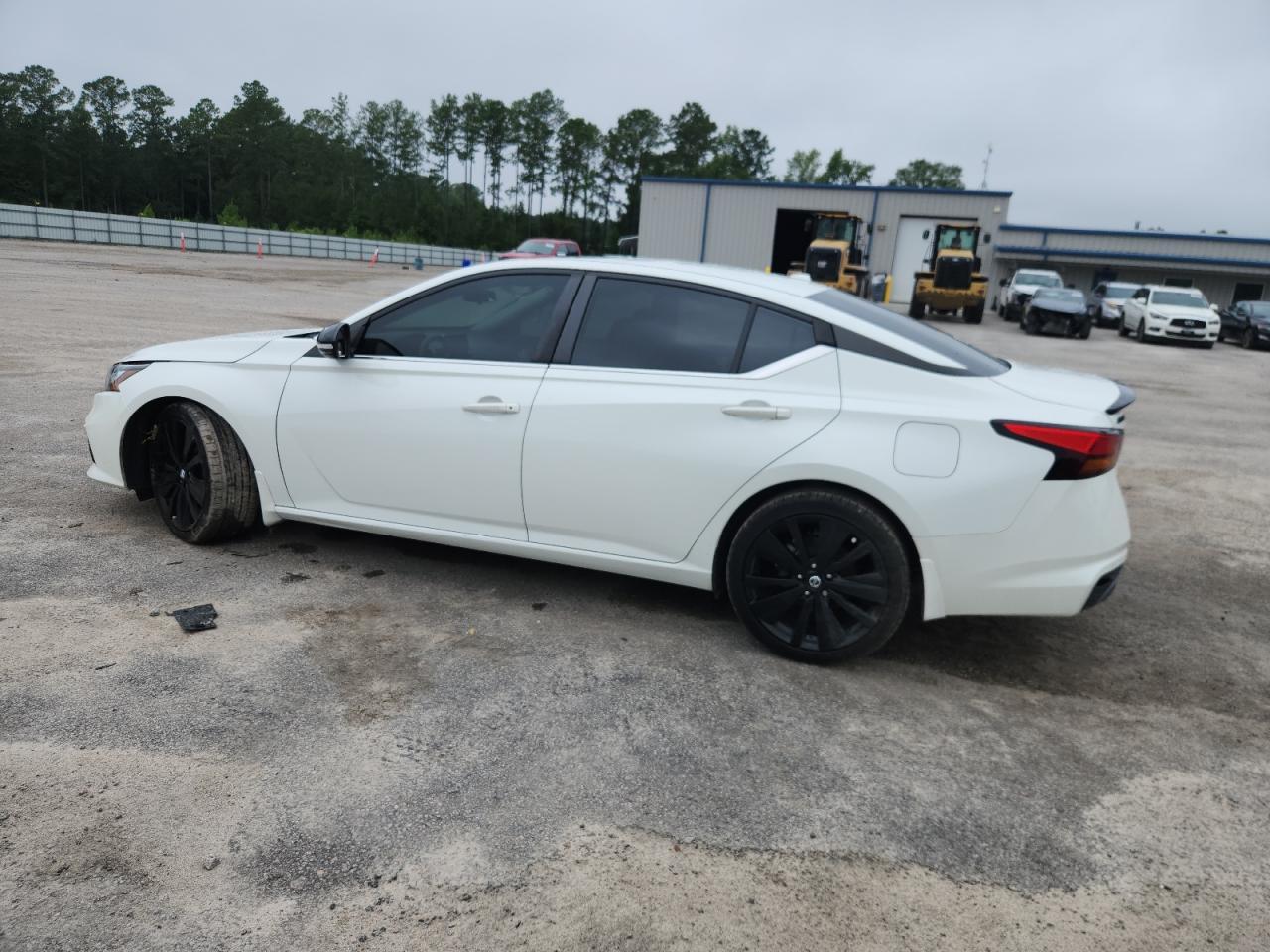 2022 Nissan Altima Sr - Фото 2