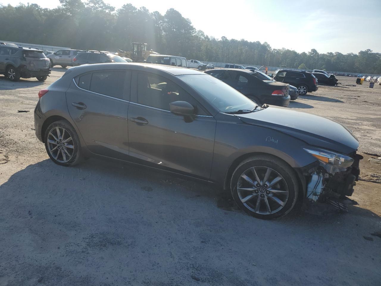 2018 Mazda 3 Touring - Image 4