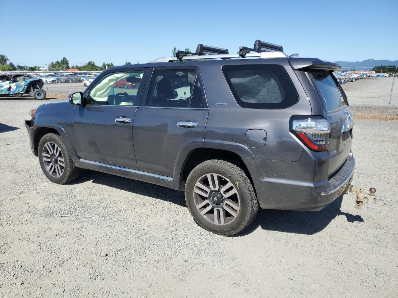 2017 Toyota 4Runner Sr5/Sr5 Premium - Image 2
