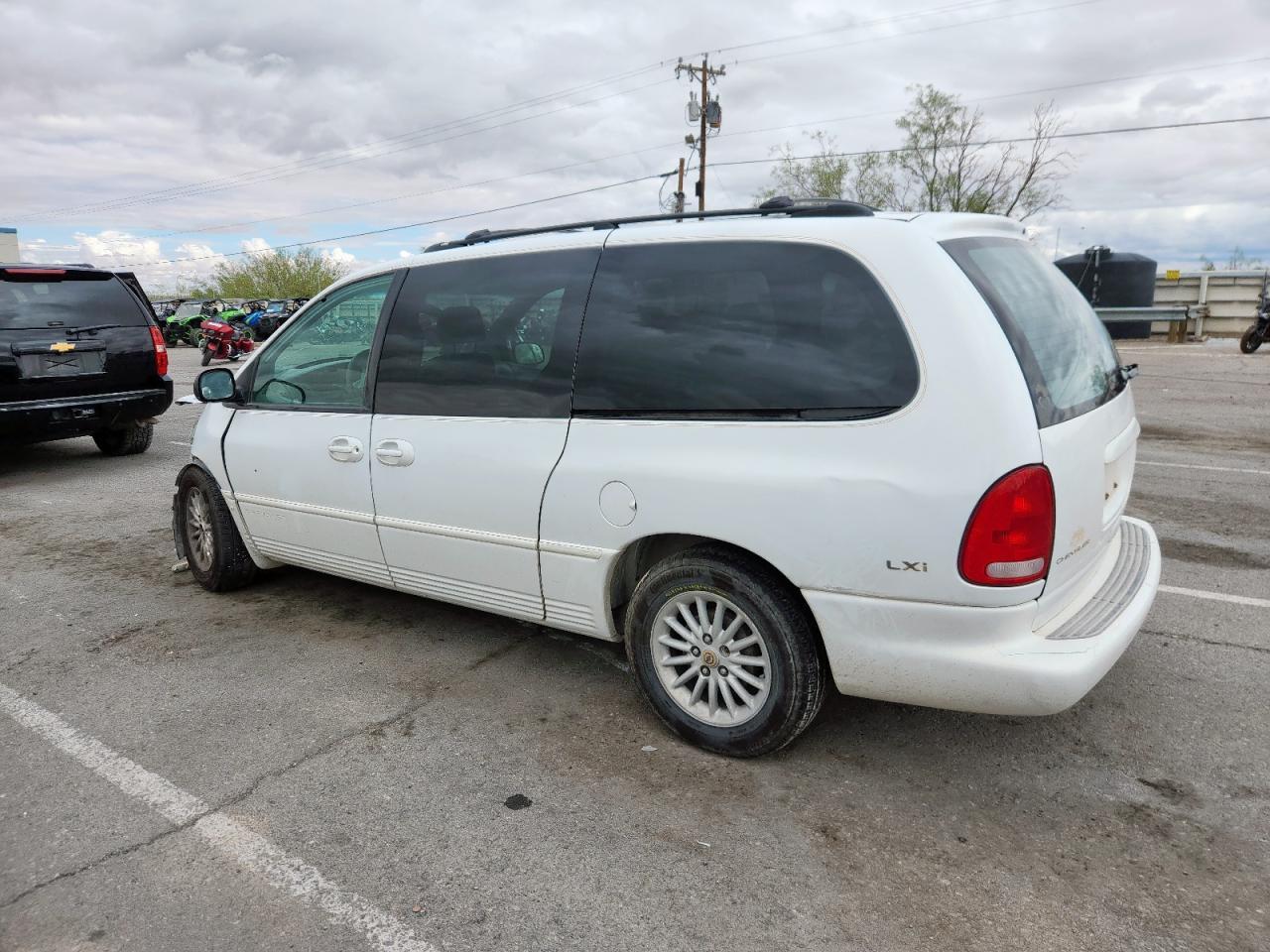 1999 Chrysler Town & Country Lx - Image 2