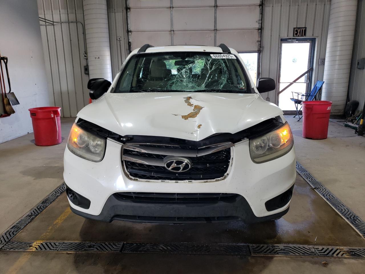 2012 Hyundai Santa Fe Gls - Image 5